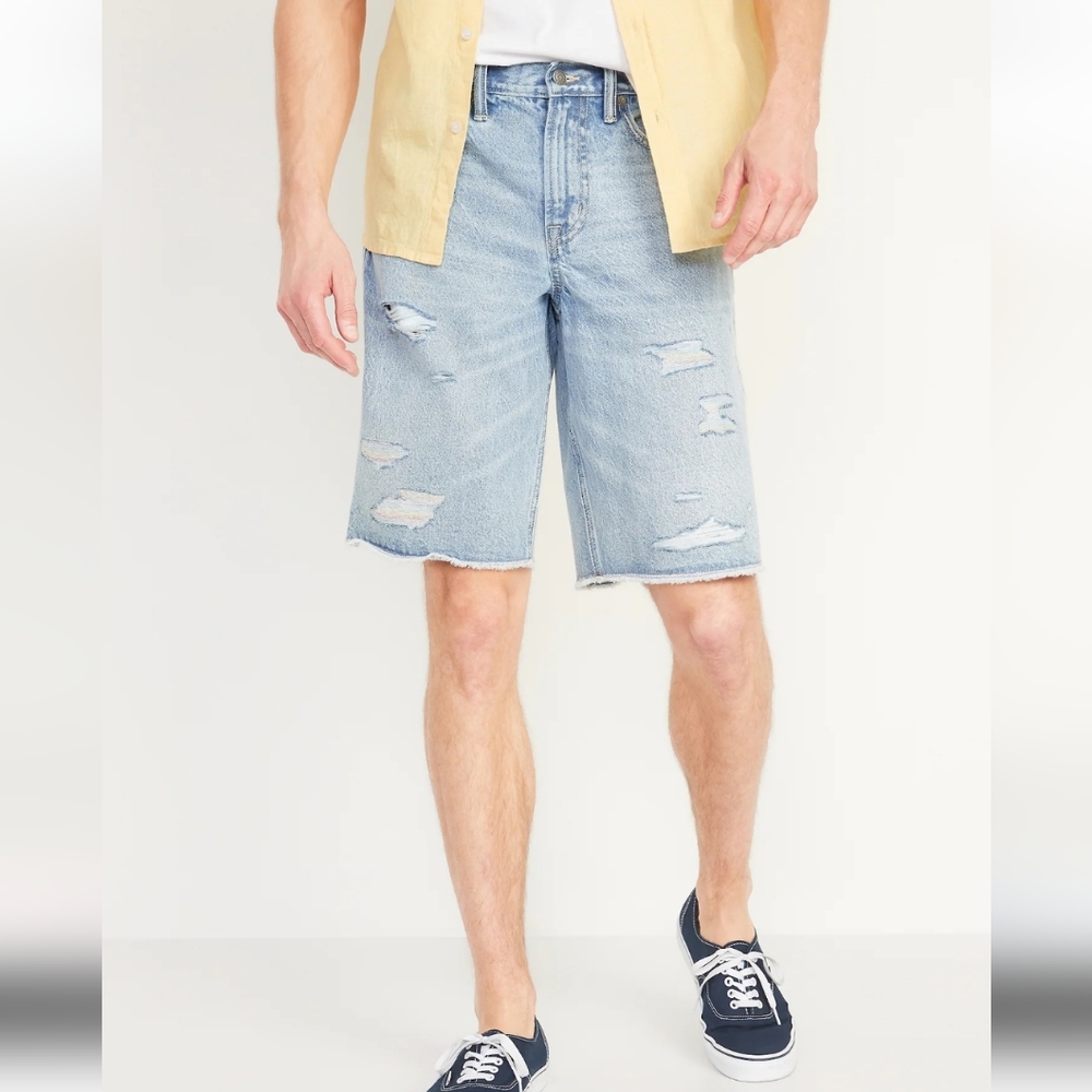 Old Navy Loose Ripped Mens Jeans Shorts,  Light Blue, Size 32,34,36,  Inseam 10"